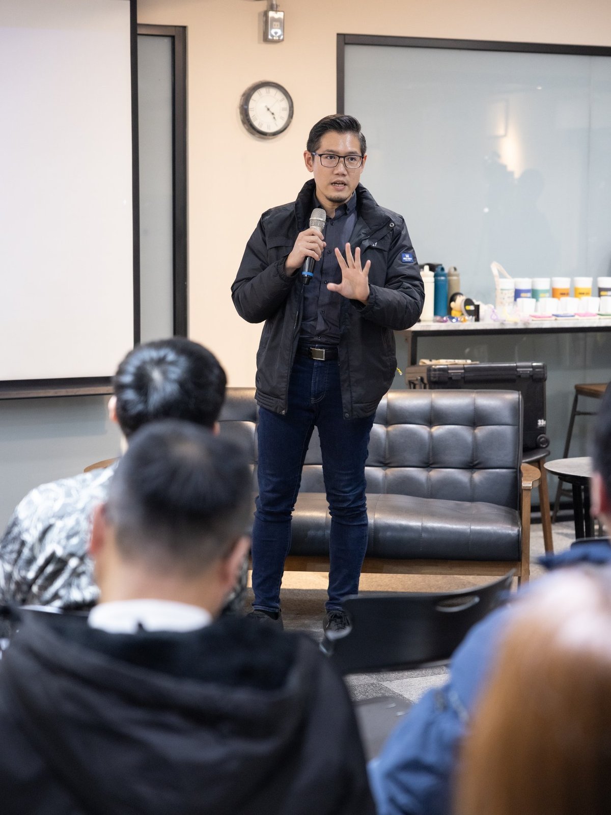 賴俊谷 Hamdi Lai 於企業內訓授課現場